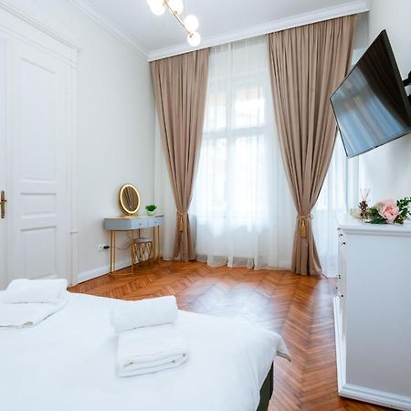 Apartament De Lux Central, P-Ta Matei Corvin Клуж-Напока Екстериор снимка
