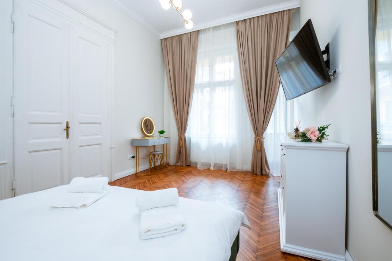 Apartament De Lux Central, P-Ta Matei Corvin Клуж-Напока Екстериор снимка