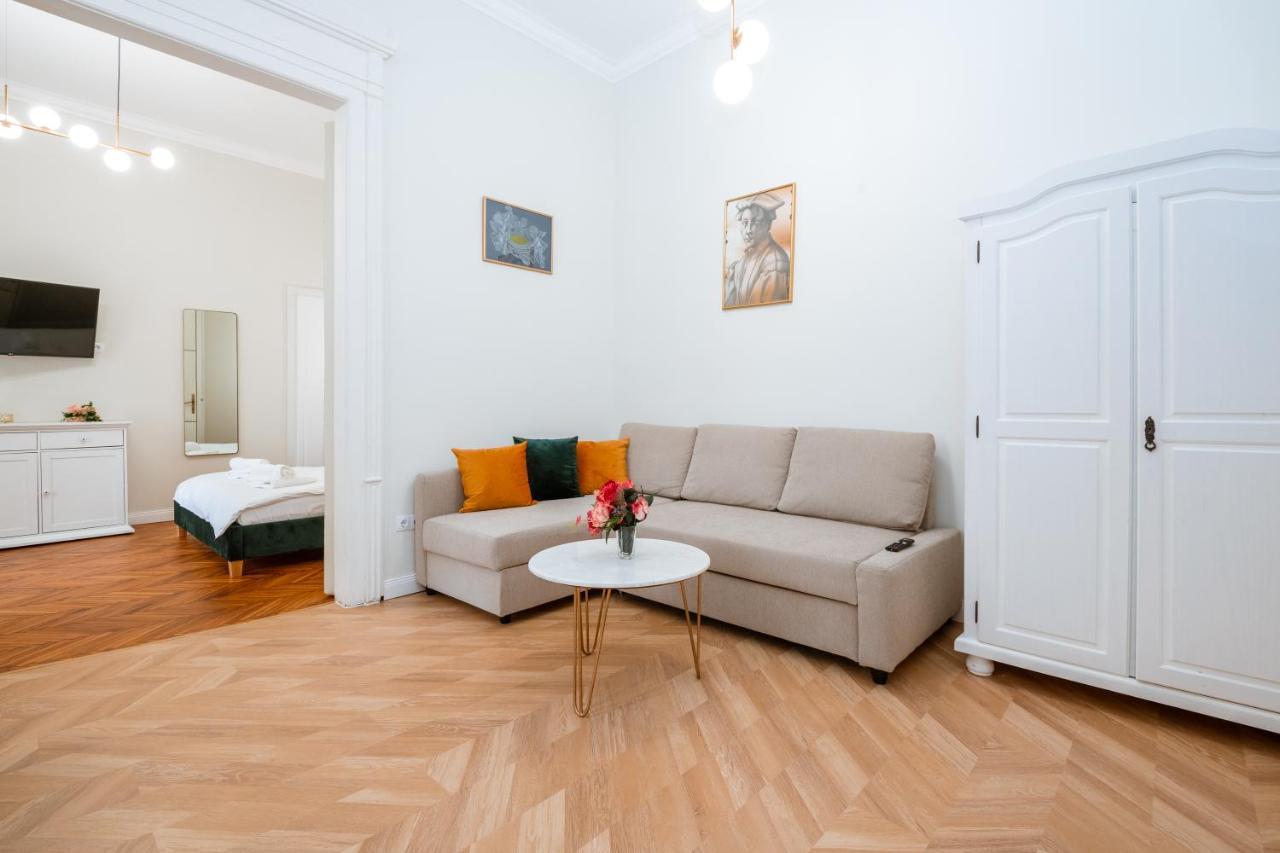 Apartament De Lux Central, P-Ta Matei Corvin Клуж-Напока Екстериор снимка