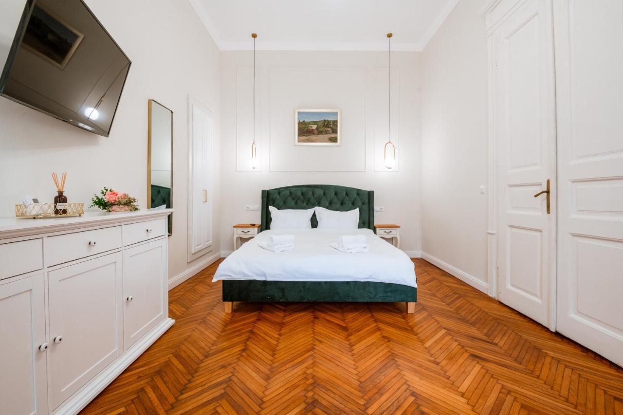 Apartament De Lux Central, P-Ta Matei Corvin Клуж-Напока Екстериор снимка