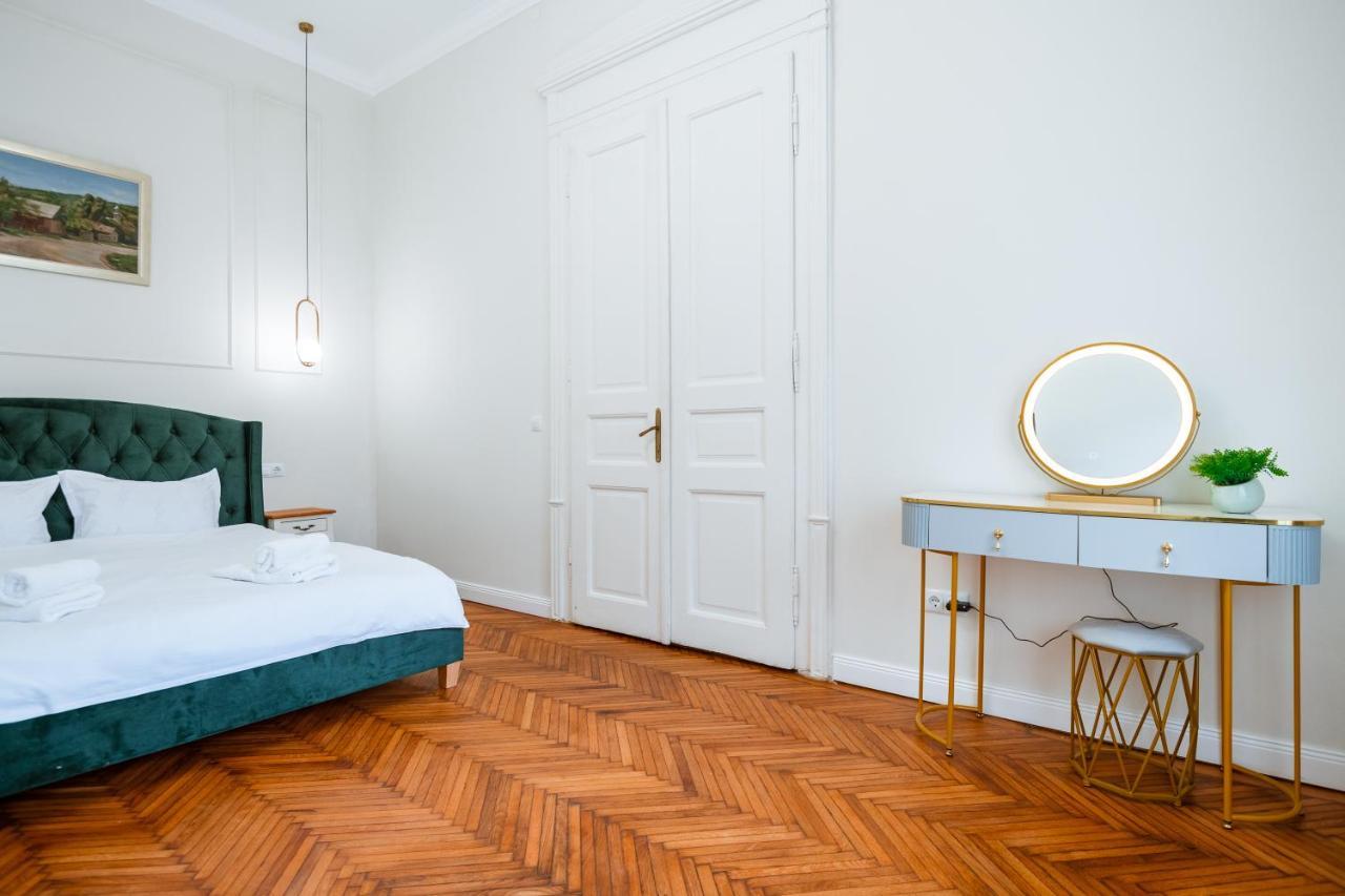Apartament De Lux Central, P-Ta Matei Corvin Клуж-Напока Екстериор снимка