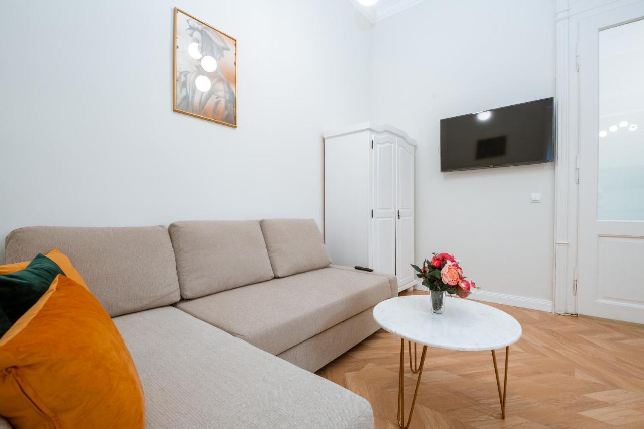 Apartament De Lux Central, P-Ta Matei Corvin Клуж-Напока Екстериор снимка